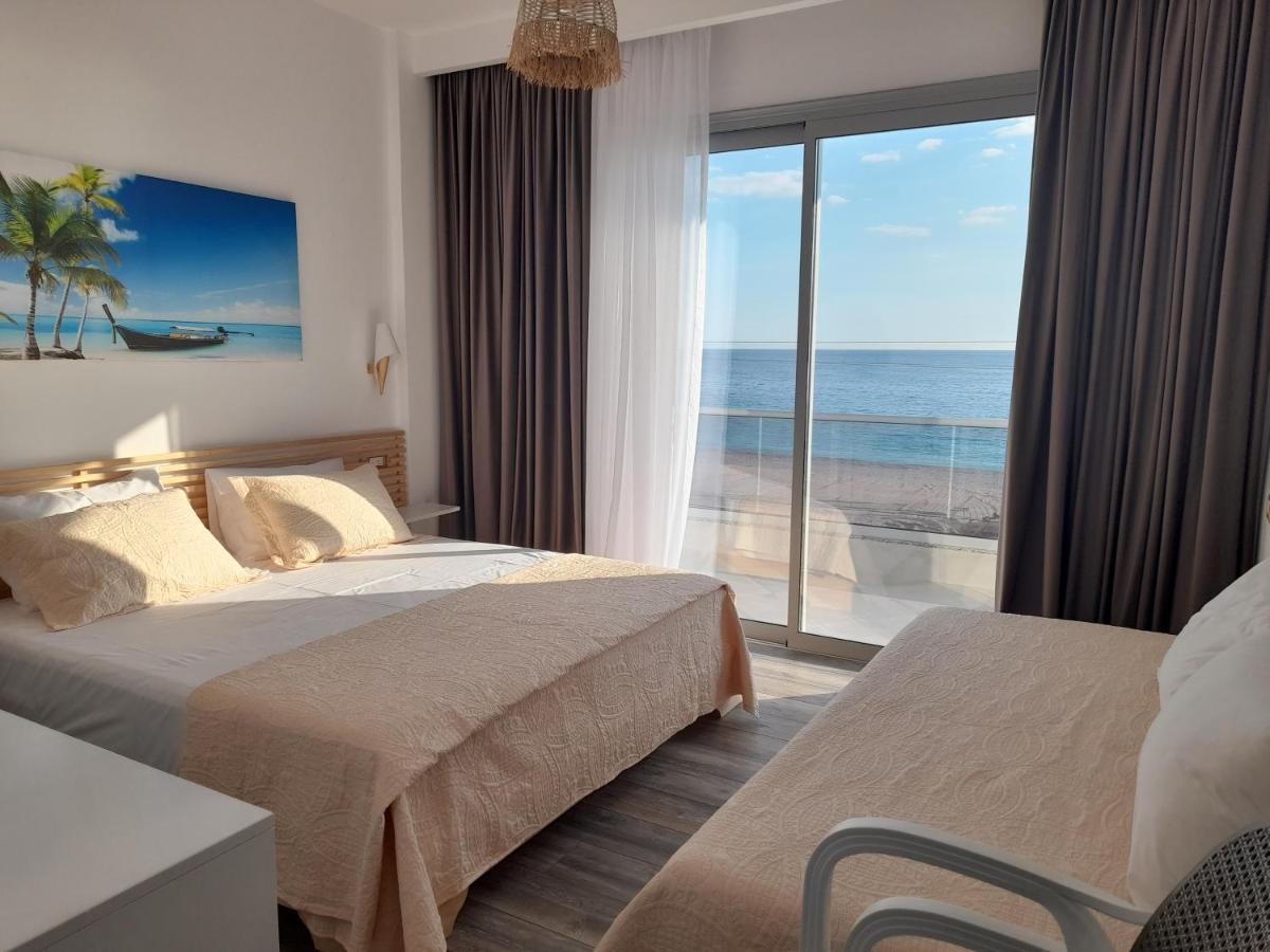 Anxhelos Hotel Химара Экстерьер фото