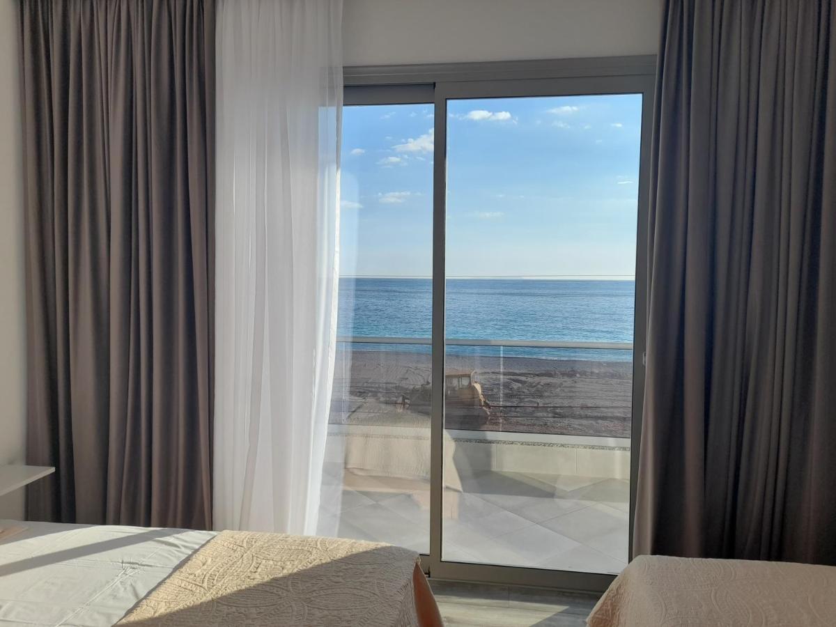 Anxhelos Hotel Химара Экстерьер фото